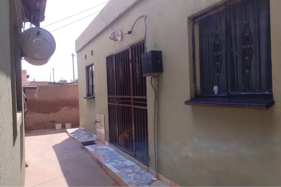 2 Bedroom Property for Sale in Bram Fischerville Gauteng