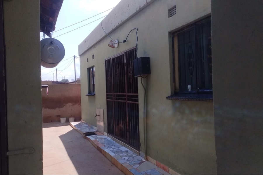 2 Bedroom Property for Sale in Bram Fischerville Gauteng