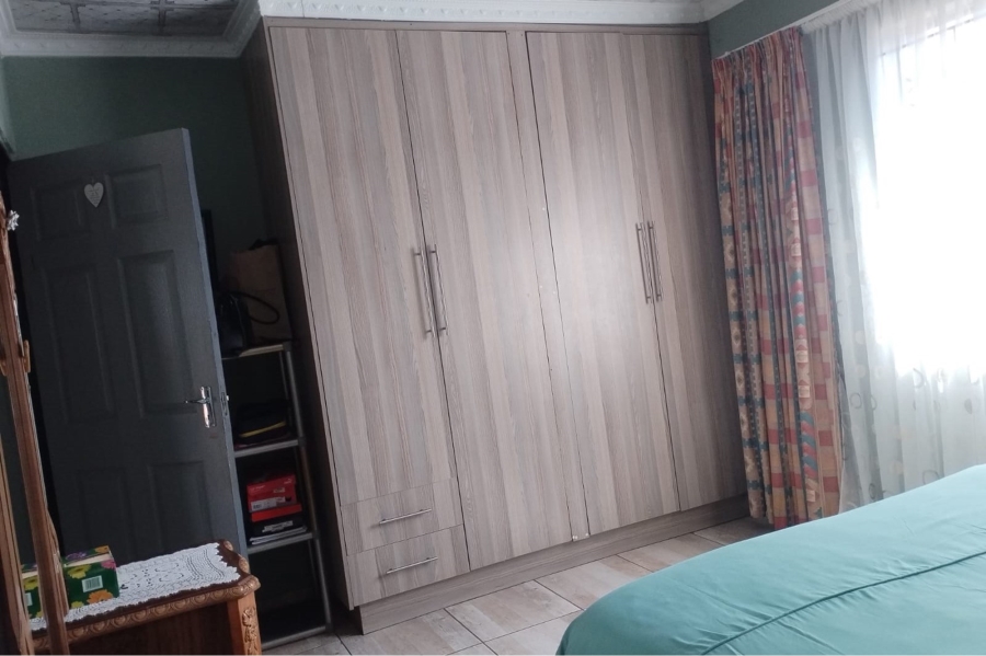 2 Bedroom Property for Sale in Bram Fischerville Gauteng