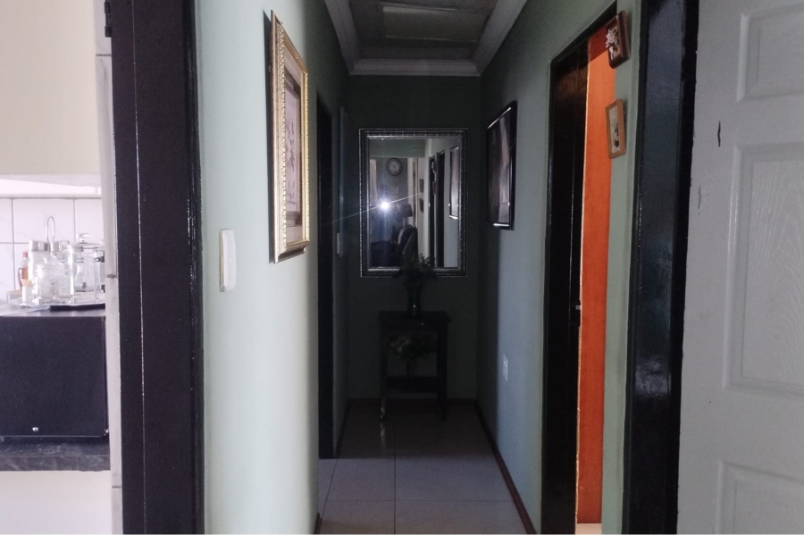 2 Bedroom Property for Sale in Bram Fischerville Gauteng