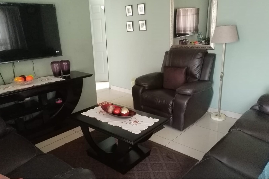 2 Bedroom Property for Sale in Bram Fischerville Gauteng