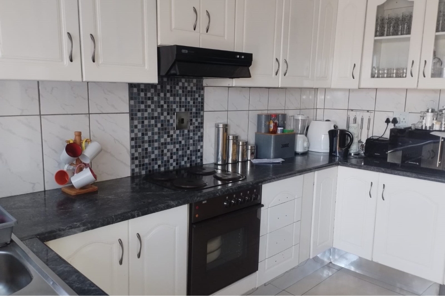 2 Bedroom Property for Sale in Bram Fischerville Gauteng