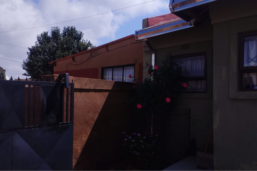 2 Bedroom Property for Sale in Bram Fischerville Gauteng