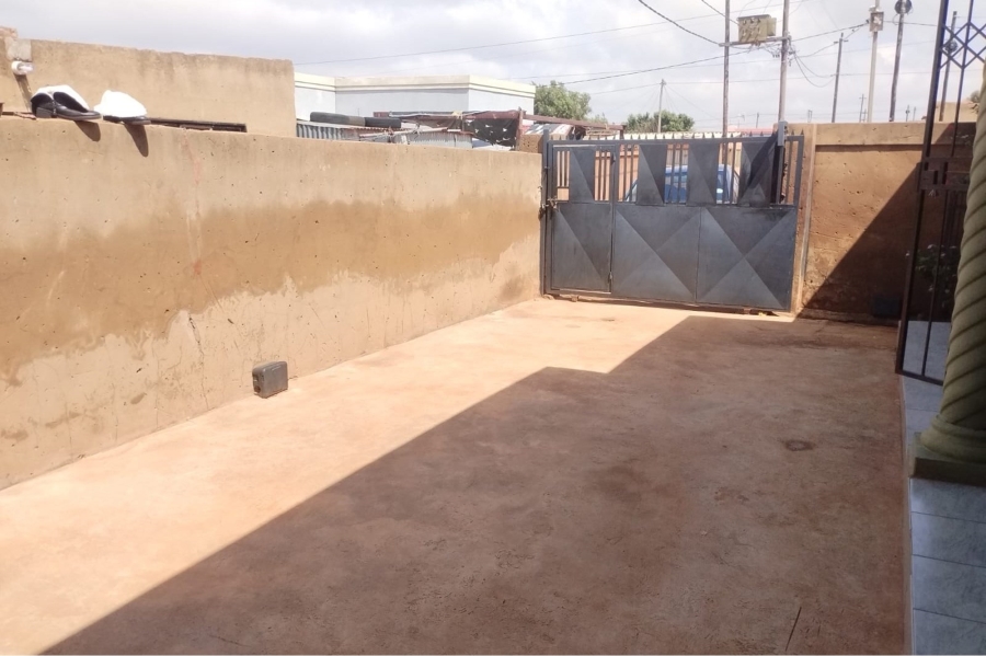 2 Bedroom Property for Sale in Bram Fischerville Gauteng