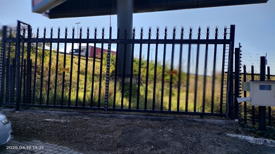 To Let commercial Property for Rent in Strijdom Park Gauteng