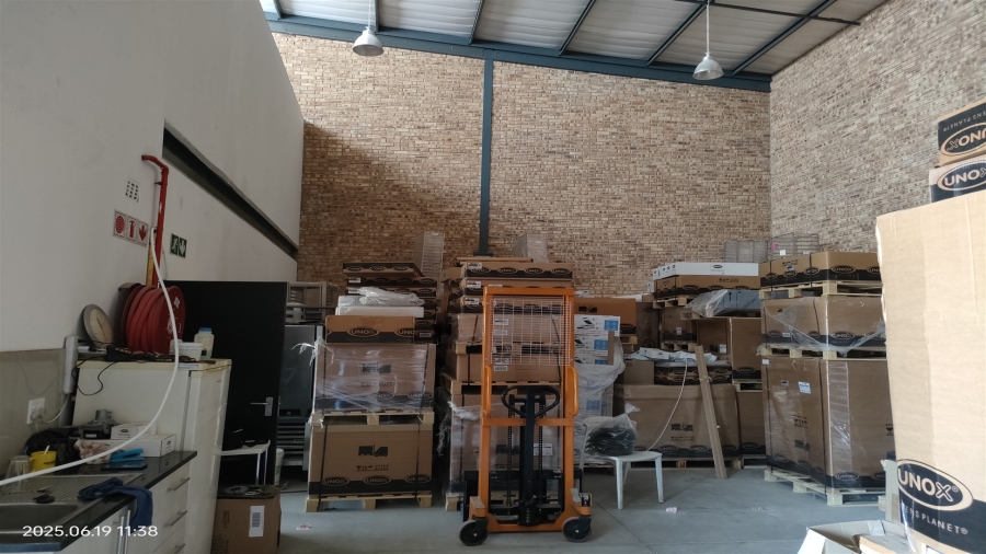 To Let commercial Property for Rent in North Riding Gauteng