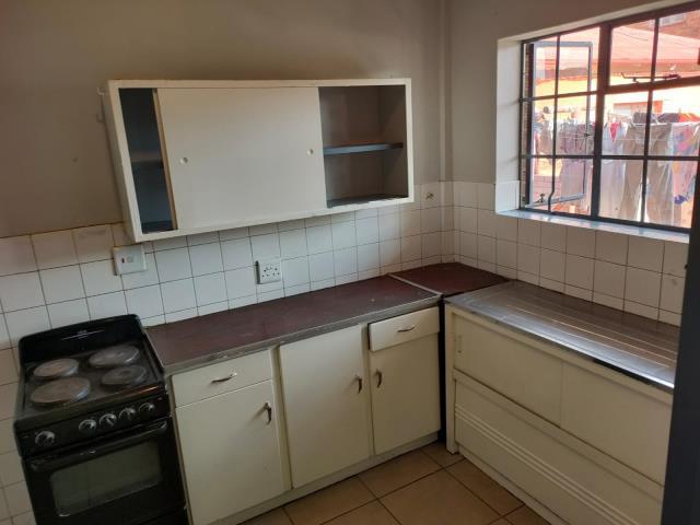 To Let 1 Bedroom Property for Rent in Rosettenville Gauteng