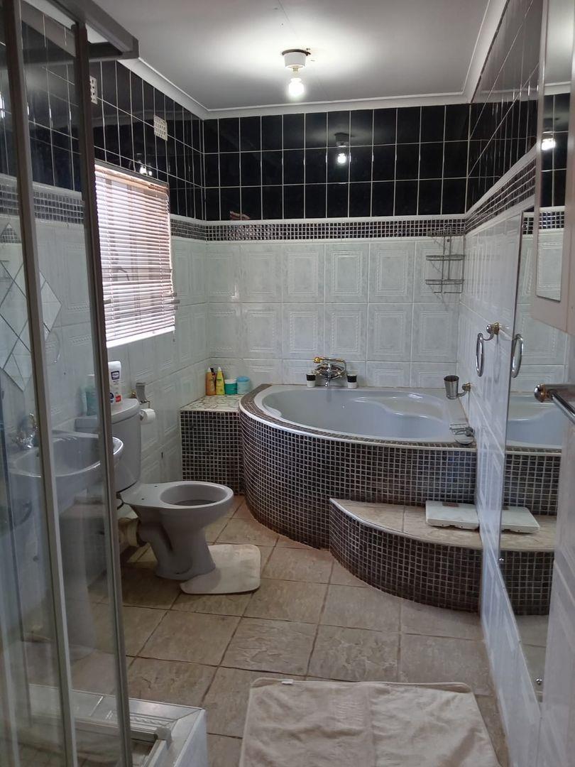 3 Bedroom Property for Sale in Lenasia South Gauteng