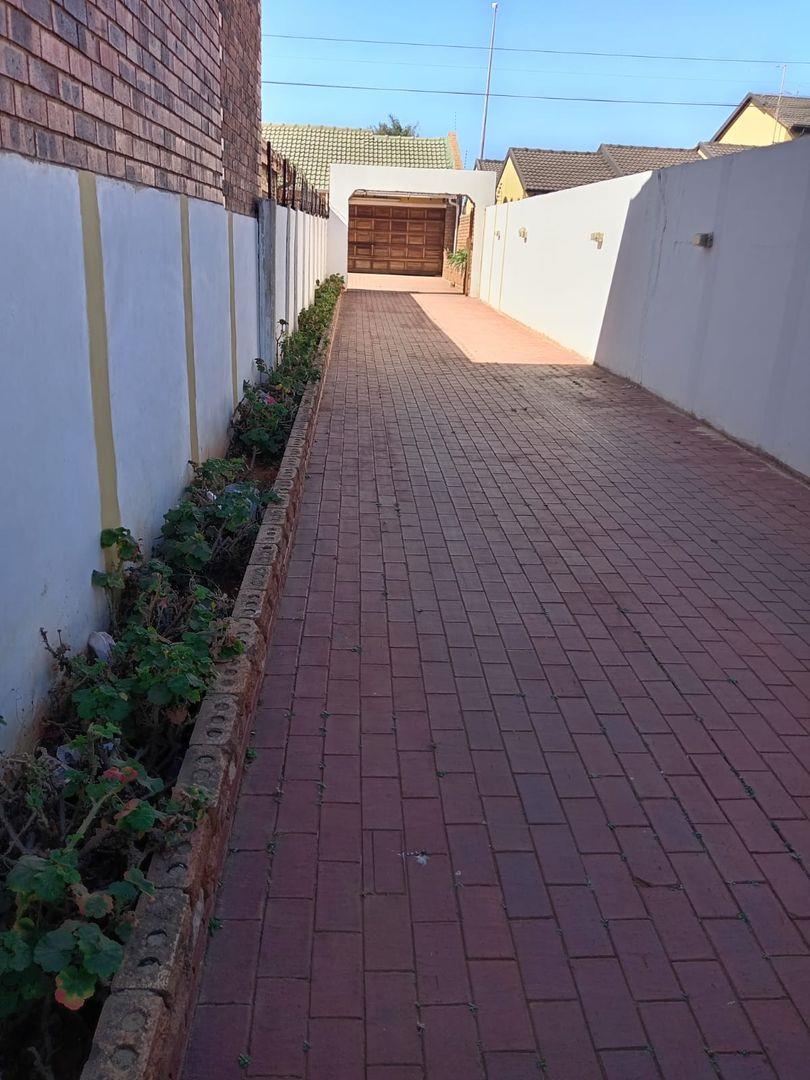 3 Bedroom Property for Sale in Lenasia South Gauteng
