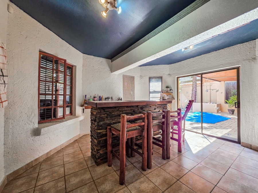 3 Bedroom Property for Sale in Faerie Glen Gauteng