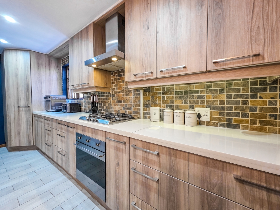 3 Bedroom Property for Sale in Faerie Glen Gauteng