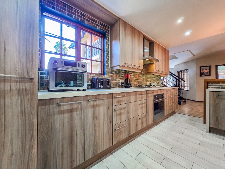 3 Bedroom Property for Sale in Faerie Glen Gauteng