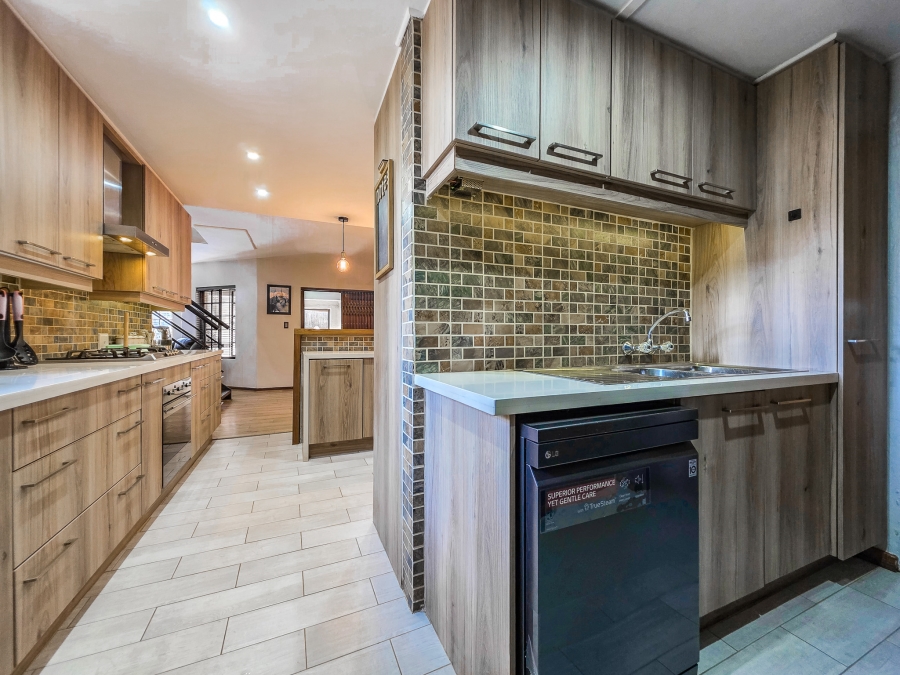 3 Bedroom Property for Sale in Faerie Glen Gauteng