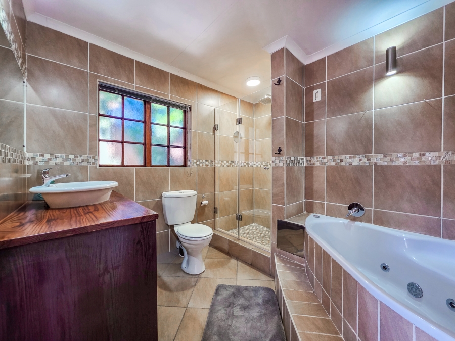 3 Bedroom Property for Sale in Faerie Glen Gauteng