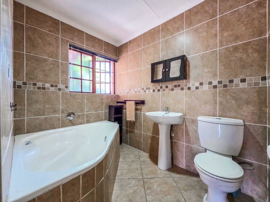 3 Bedroom Property for Sale in Faerie Glen Gauteng