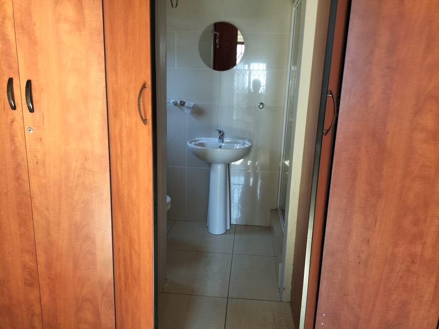 2 Bedroom Property for Sale in Little Falls Gauteng