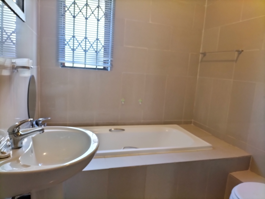 2 Bedroom Property for Sale in Little Falls Gauteng
