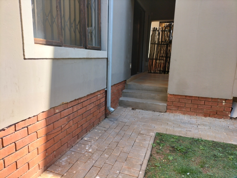 2 Bedroom Property for Sale in Little Falls Gauteng