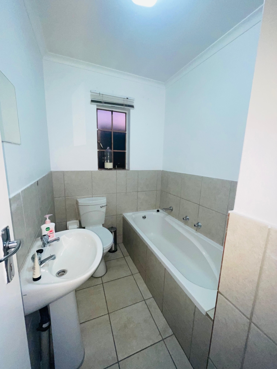 To Let 2 Bedroom Property for Rent in Wilgeheuwel Gauteng