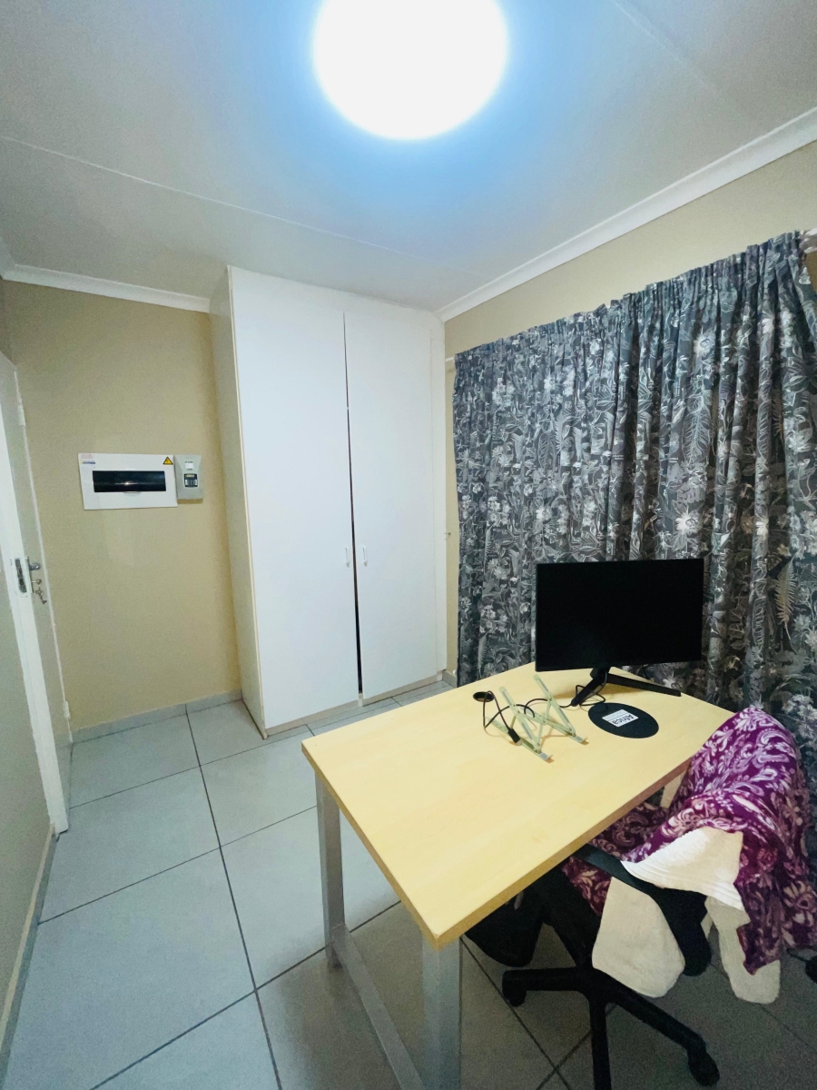 To Let 2 Bedroom Property for Rent in Wilgeheuwel Gauteng