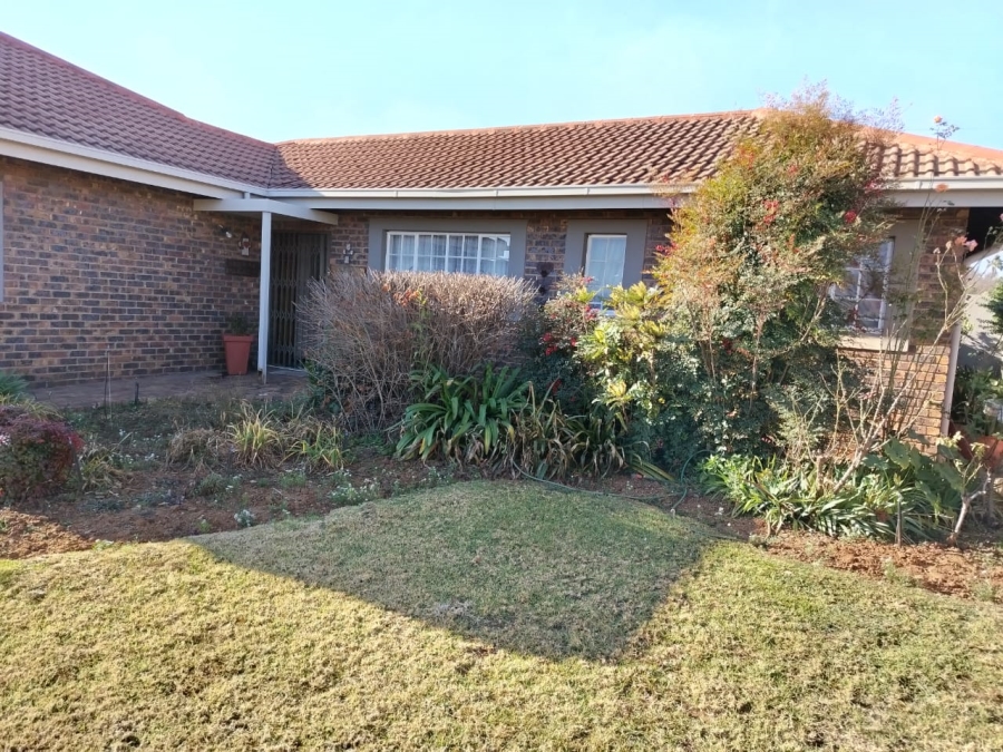 2 Bedroom Property for Sale in Three Rivers East Gauteng