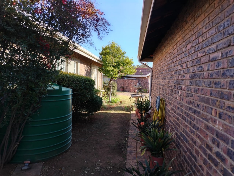 2 Bedroom Property for Sale in Three Rivers East Gauteng