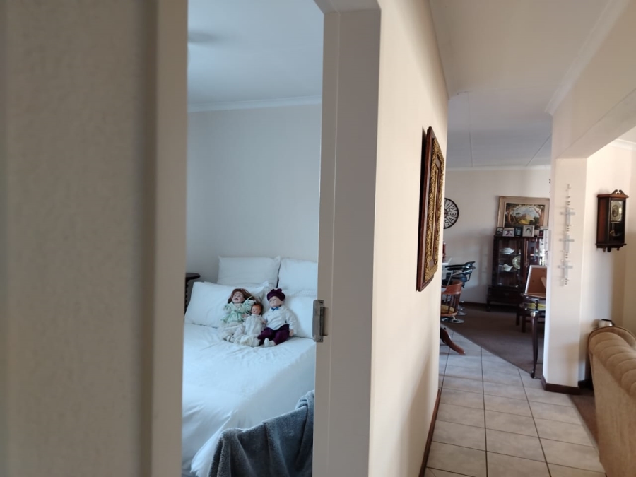 2 Bedroom Property for Sale in Three Rivers East Gauteng