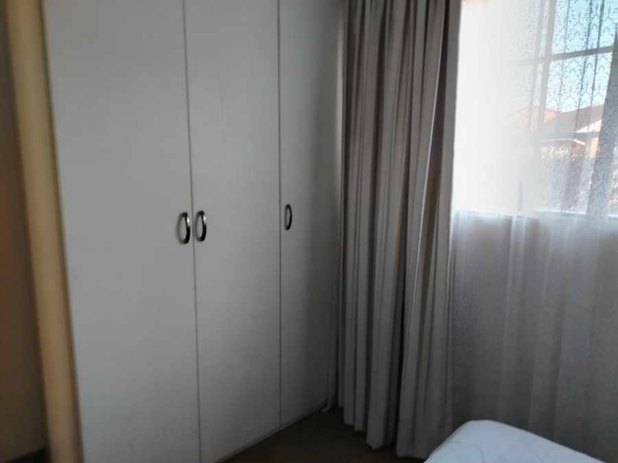 2 Bedroom Property for Sale in Three Rivers East Gauteng