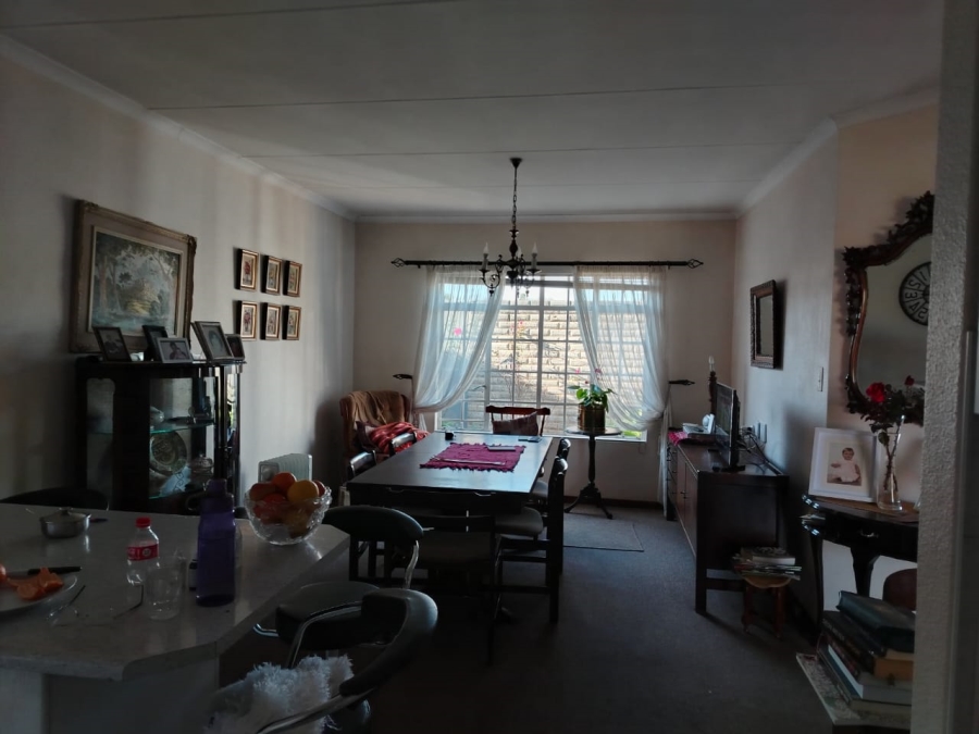 2 Bedroom Property for Sale in Three Rivers East Gauteng