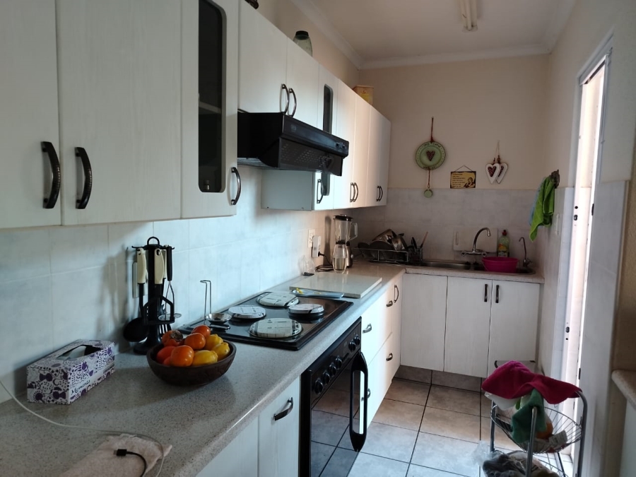 2 Bedroom Property for Sale in Three Rivers East Gauteng