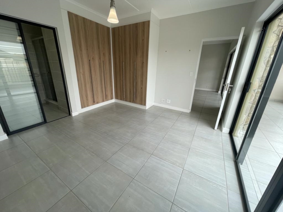 To Let 3 Bedroom Property for Rent in Waterfall Gauteng