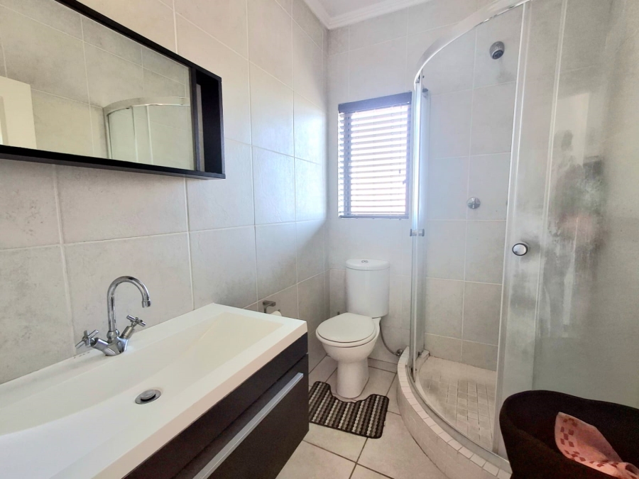 2 Bedroom Property for Sale in Greenstone Hill Gauteng