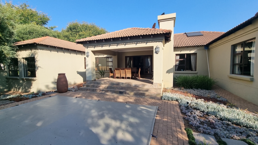 3 Bedroom Property for Sale in Silver Lakes Golf Estate Gauteng