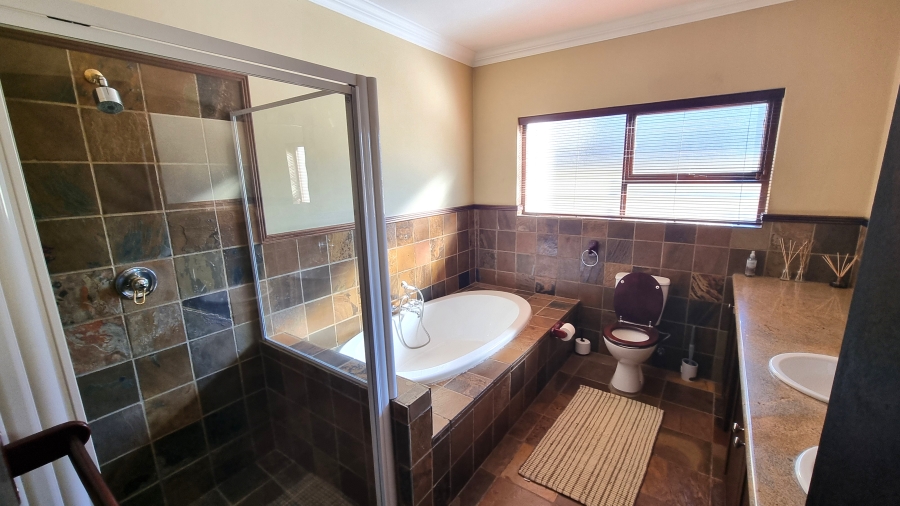 3 Bedroom Property for Sale in Silver Lakes Golf Estate Gauteng