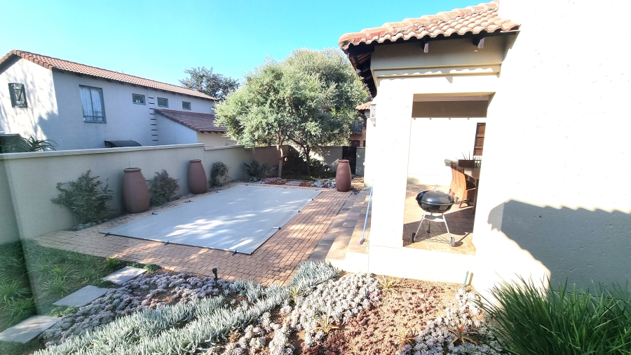 3 Bedroom Property for Sale in Silver Lakes Golf Estate Gauteng