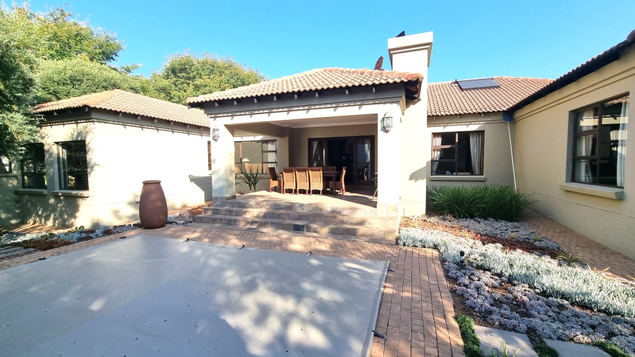 3 Bedroom Property for Sale in Silver Lakes Golf Estate Gauteng