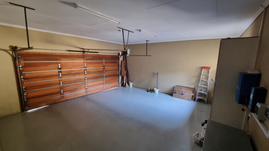 3 Bedroom Property for Sale in Silver Lakes Golf Estate Gauteng
