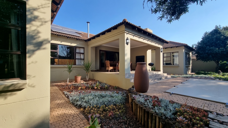 3 Bedroom Property for Sale in Silver Lakes Golf Estate Gauteng