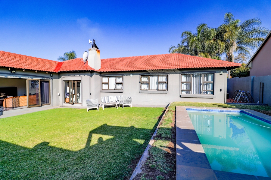 3 Bedroom Property for Sale in Thatchfield Estate Gauteng