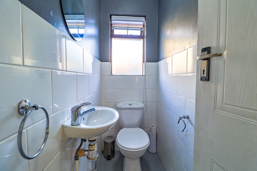 3 Bedroom Property for Sale in Thatchfield Estate Gauteng