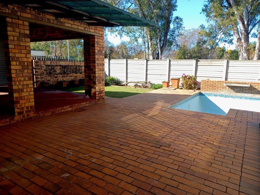 2 Bedroom Property for Sale in Windsor West Gauteng
