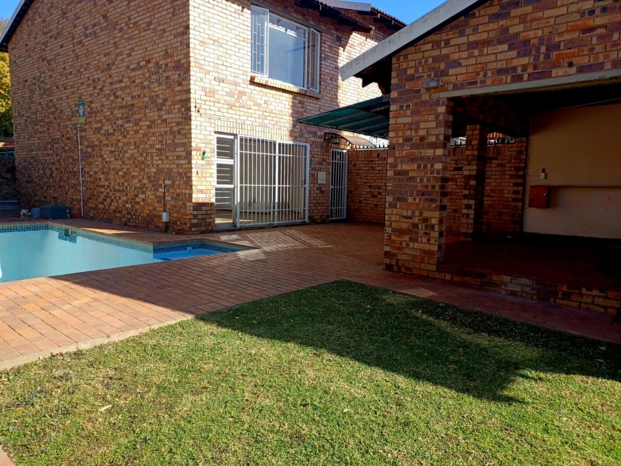 2 Bedroom Property for Sale in Windsor West Gauteng