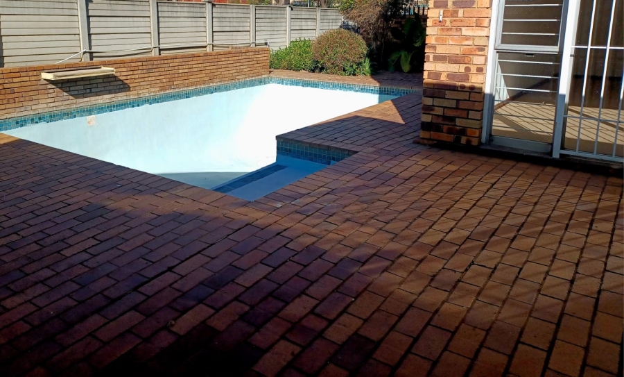 2 Bedroom Property for Sale in Windsor West Gauteng