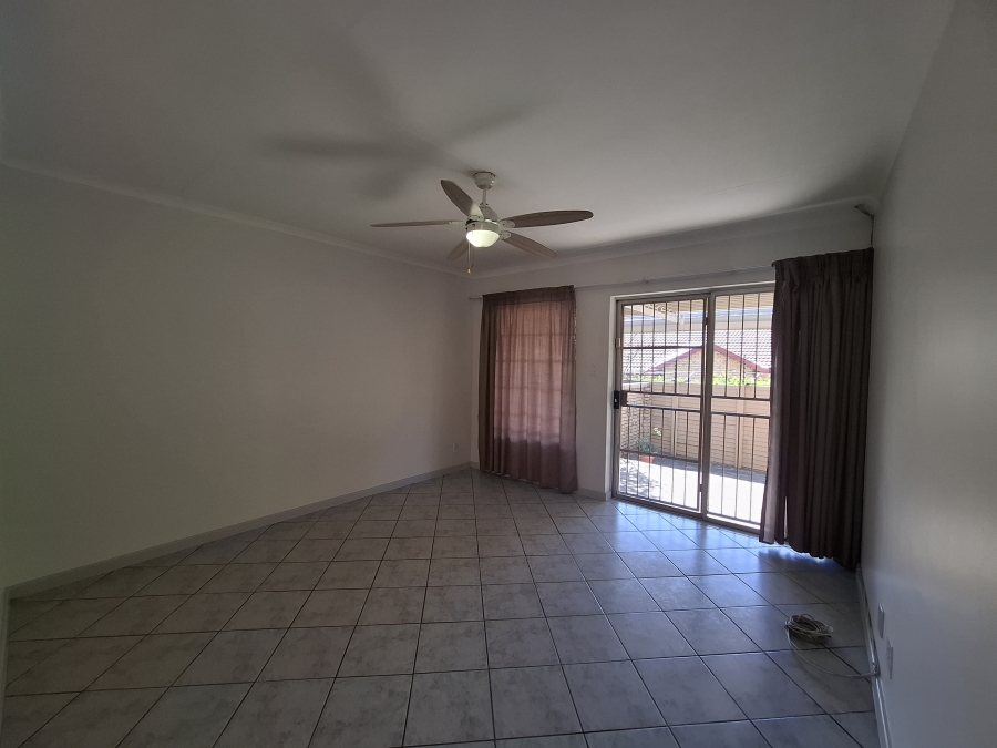2 Bedroom Property for Sale in Faerie Glen Gauteng