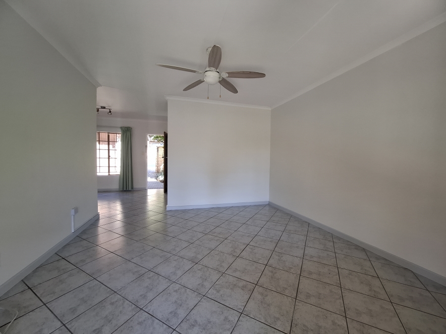 2 Bedroom Property for Sale in Faerie Glen Gauteng