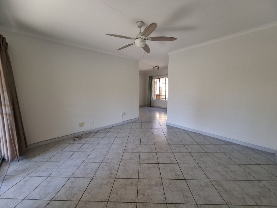 2 Bedroom Property for Sale in Faerie Glen Gauteng