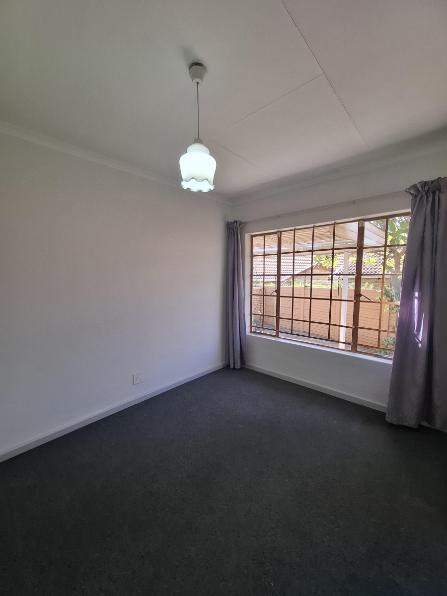 2 Bedroom Property for Sale in Faerie Glen Gauteng