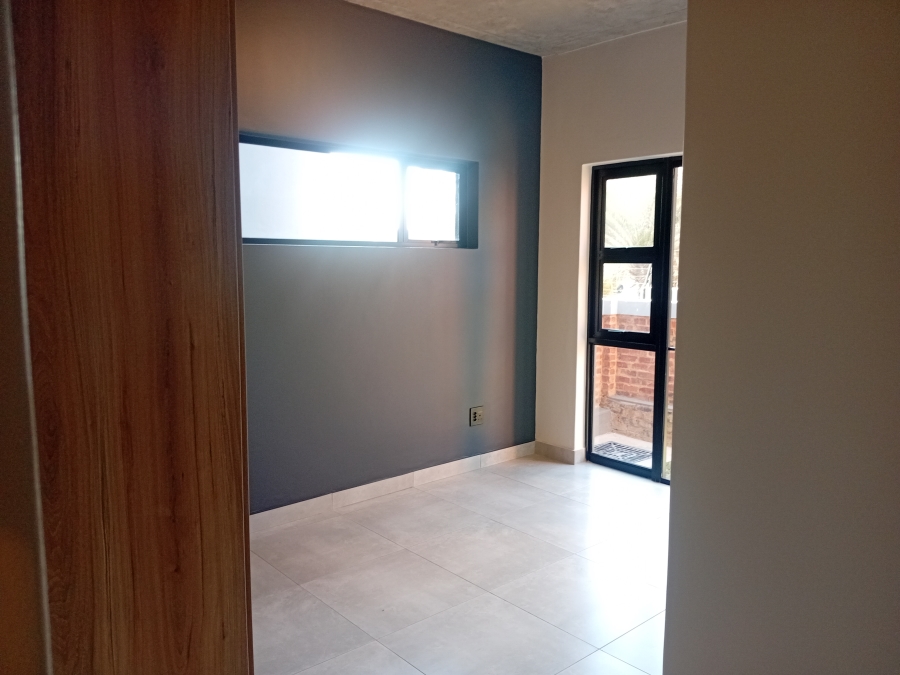 To Let 2 Bedroom Property for Rent in Waterkloof Gauteng