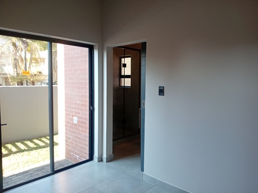 To Let 2 Bedroom Property for Rent in Waterkloof Gauteng