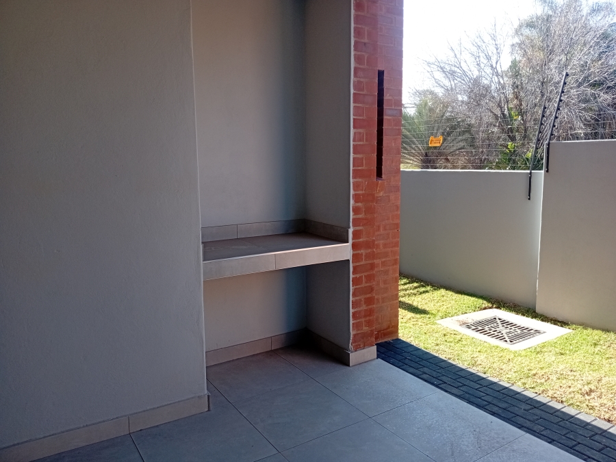 To Let 2 Bedroom Property for Rent in Waterkloof Gauteng